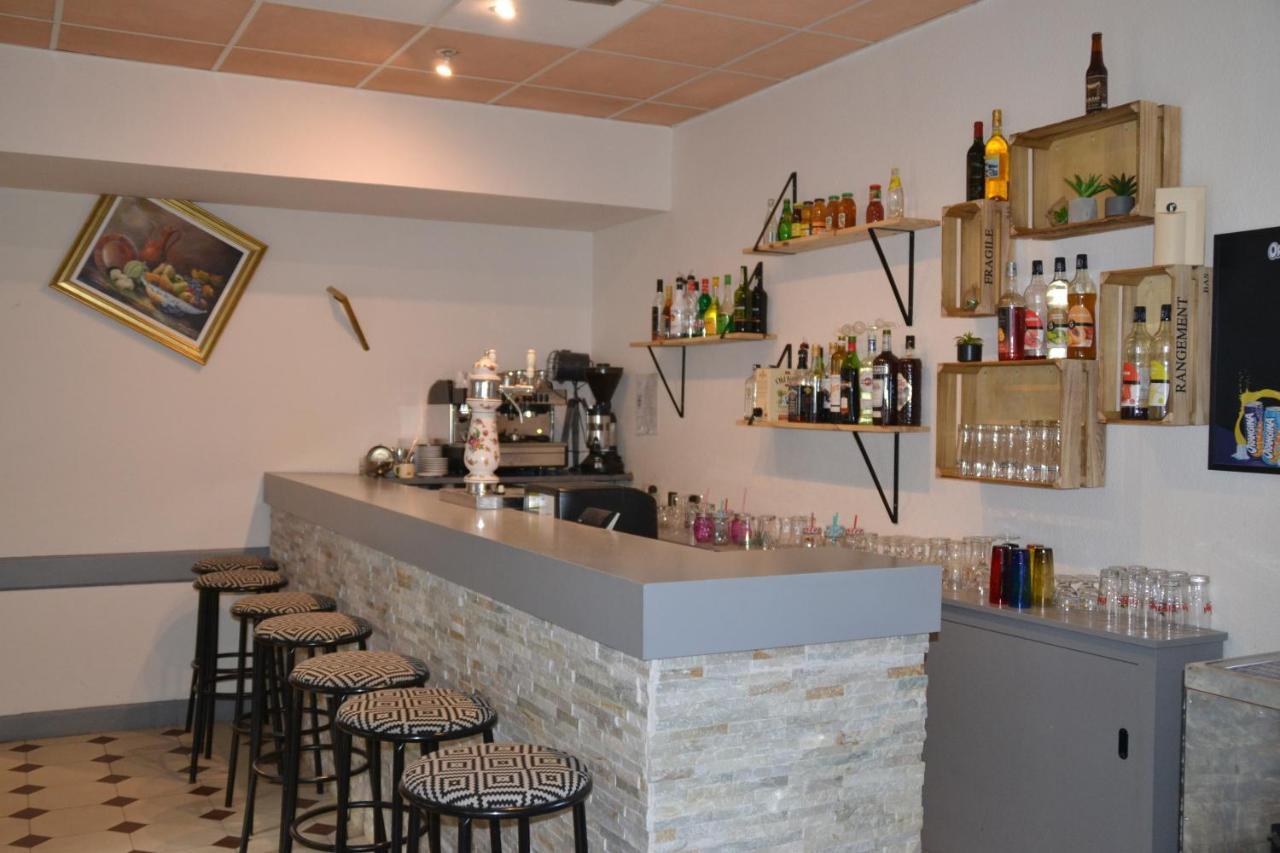 Auberge De La Vallee D'Ossau Izest 外观 照片
