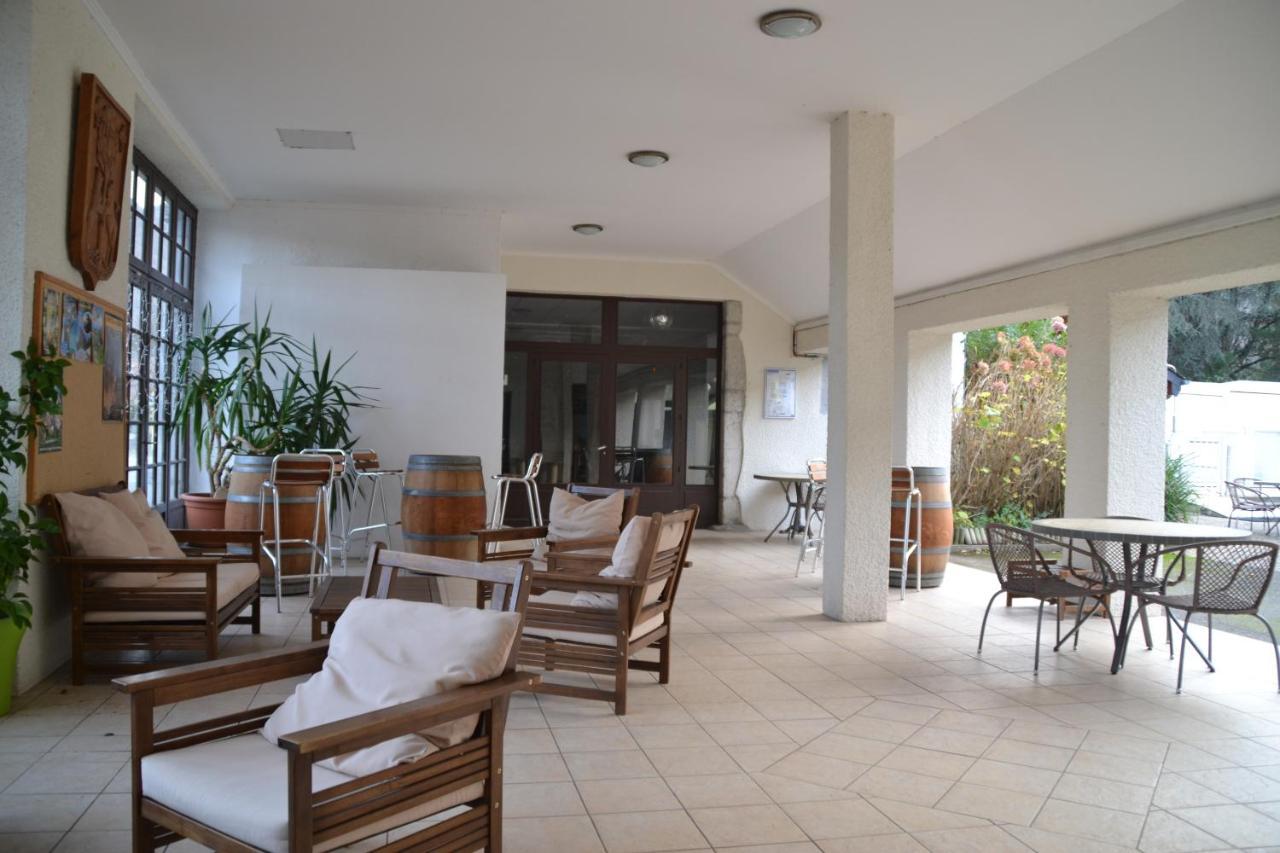 Auberge De La Vallee D'Ossau Izest 外观 照片