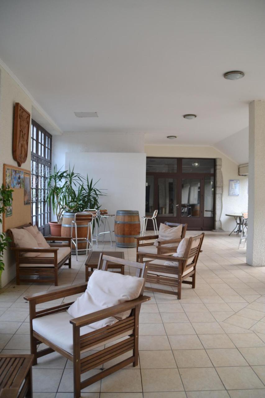 Auberge De La Vallee D'Ossau Izest 外观 照片