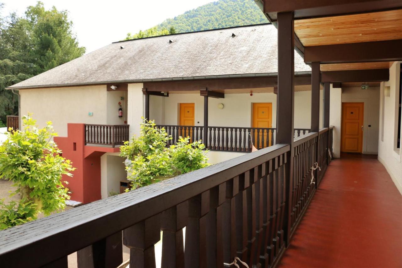 Auberge De La Vallee D'Ossau Izest 外观 照片