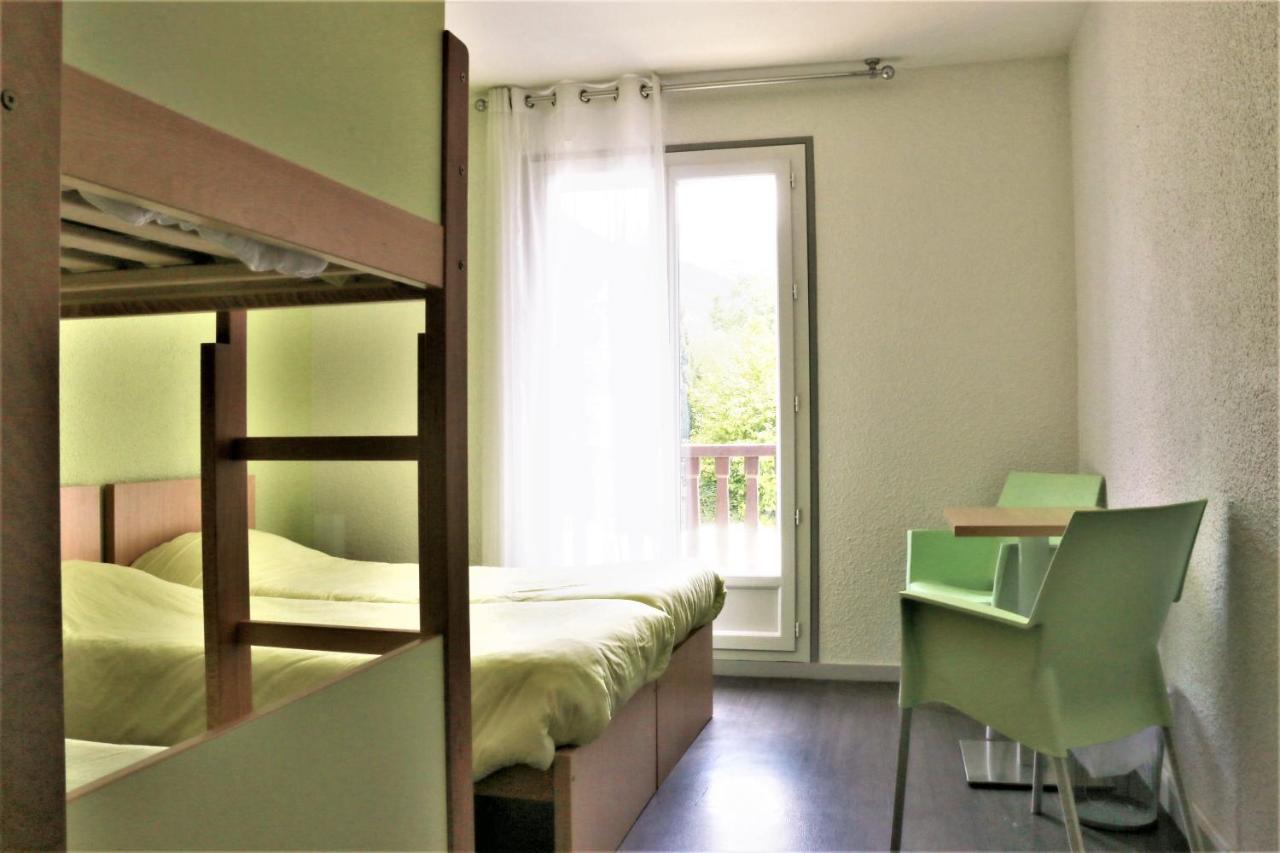 Auberge De La Vallee D'Ossau Izest 外观 照片